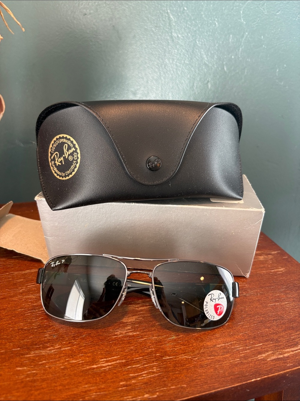 Ray-Ban Silver Metal Frame Sunglasses with Black Lenses
